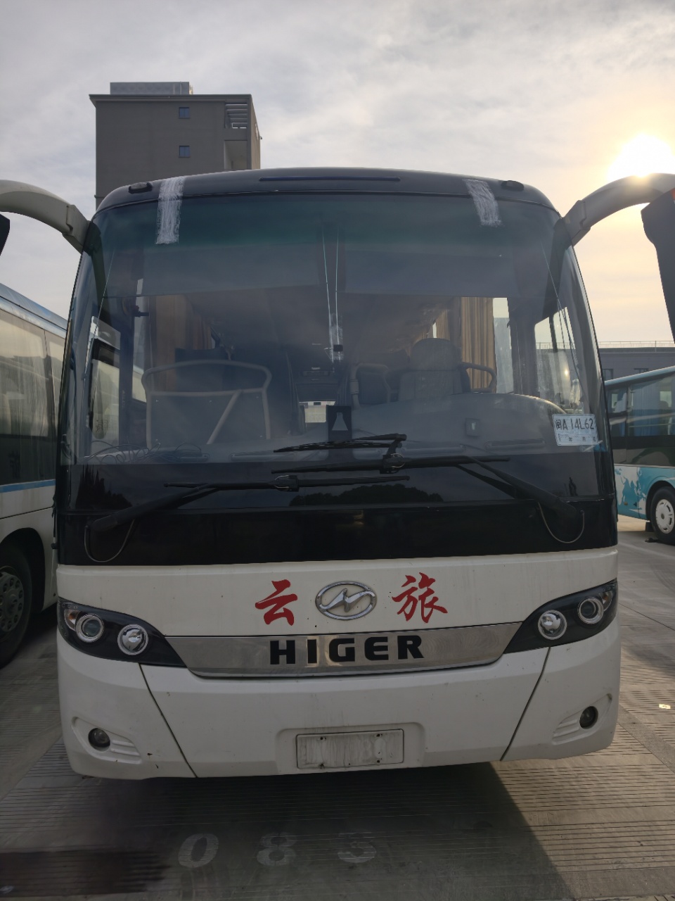 Fairly used bus HIGER 6125, 55 seats (fr copy)